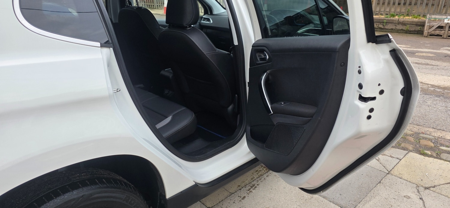 Used Peugeot 2008 2015 for sale - 76548129: Photo 18