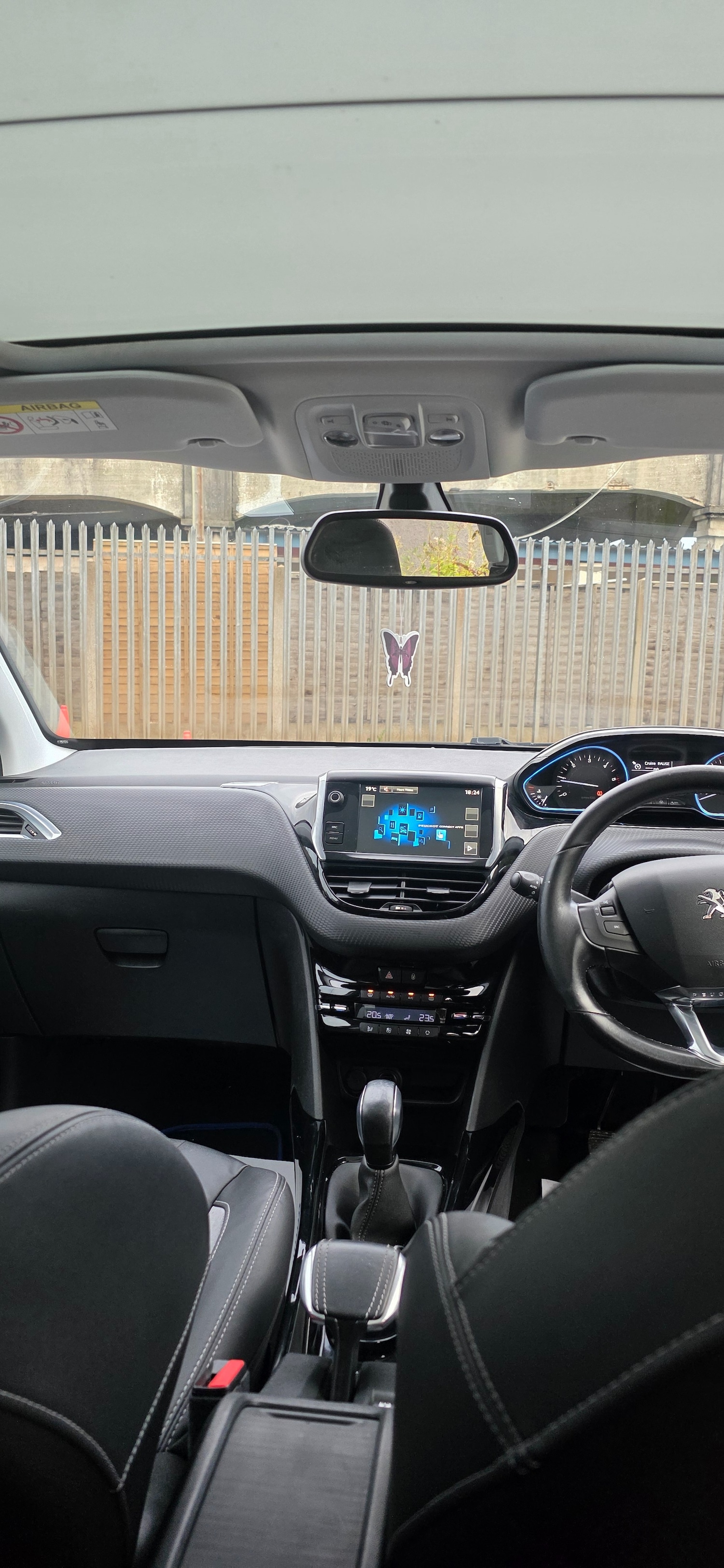 Used Peugeot 2008 2015 for sale - 76548129: Photo 22