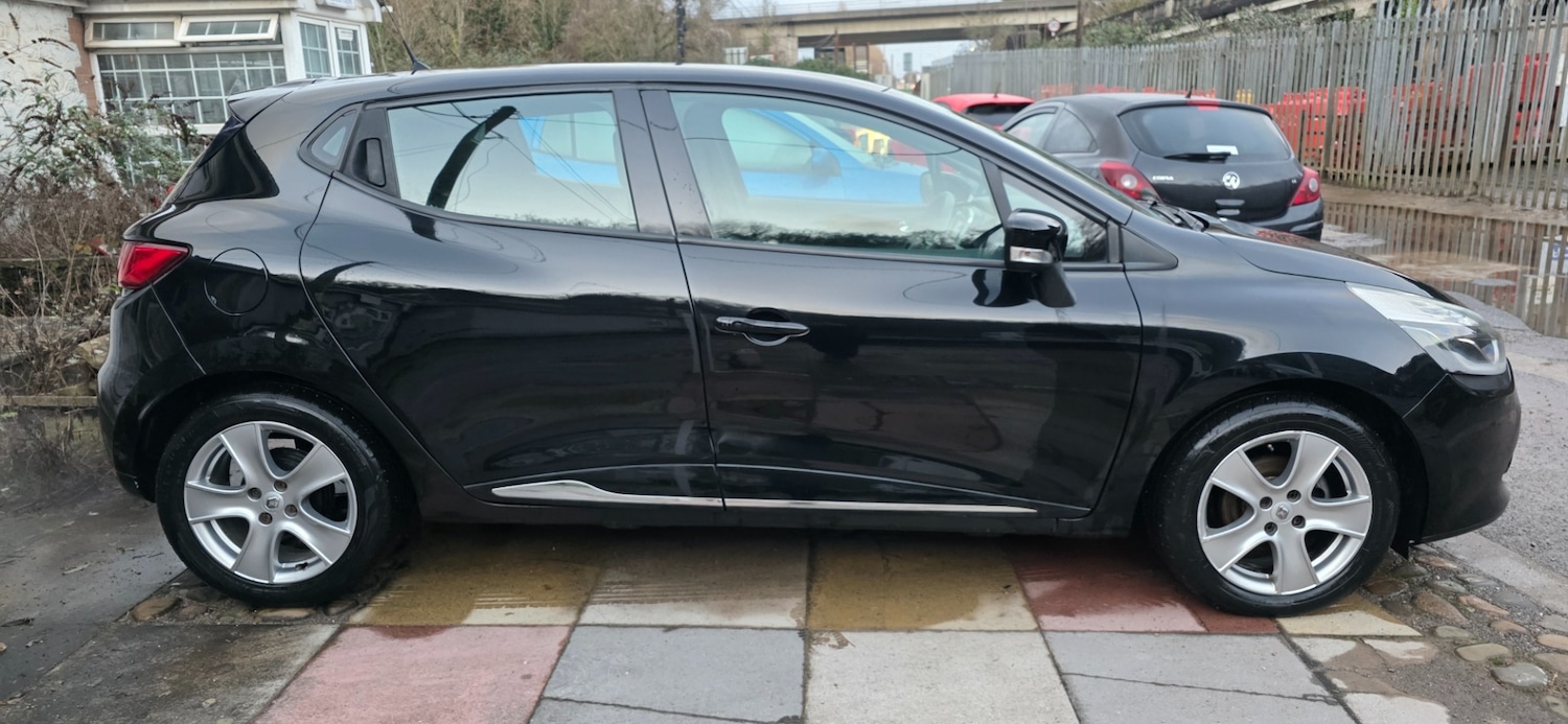 Used Renault Clio 2015 for sale - 77008505: Photo 2