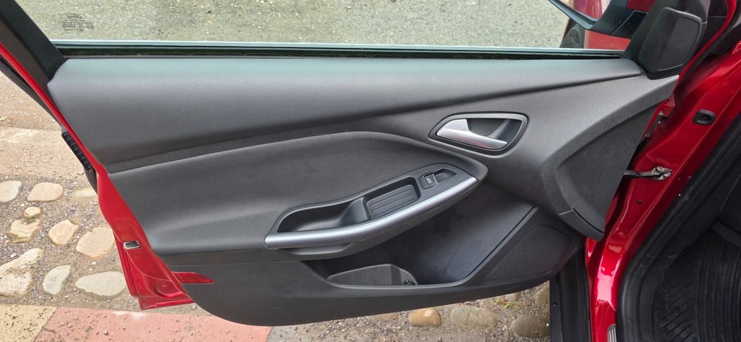 Used Ford Focus 2013 for sale - 76952219: Photo 10