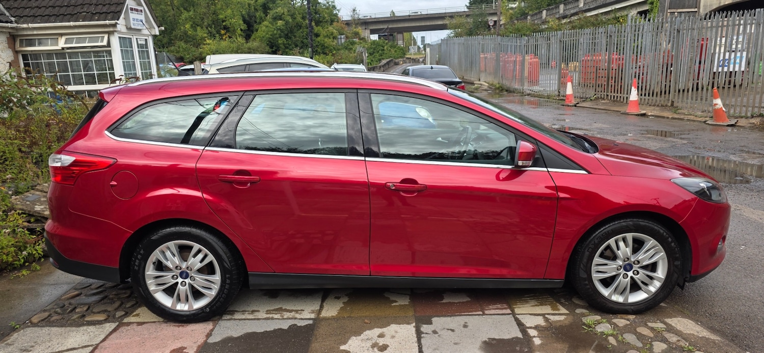 Used Ford Focus 2013 for sale - 76952219: Photo 2