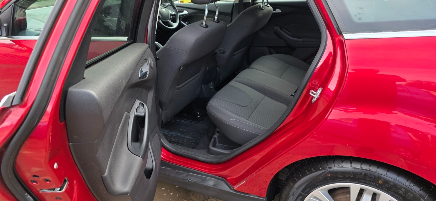 Used Ford Focus 2013 for sale - 76952219: Photo 9