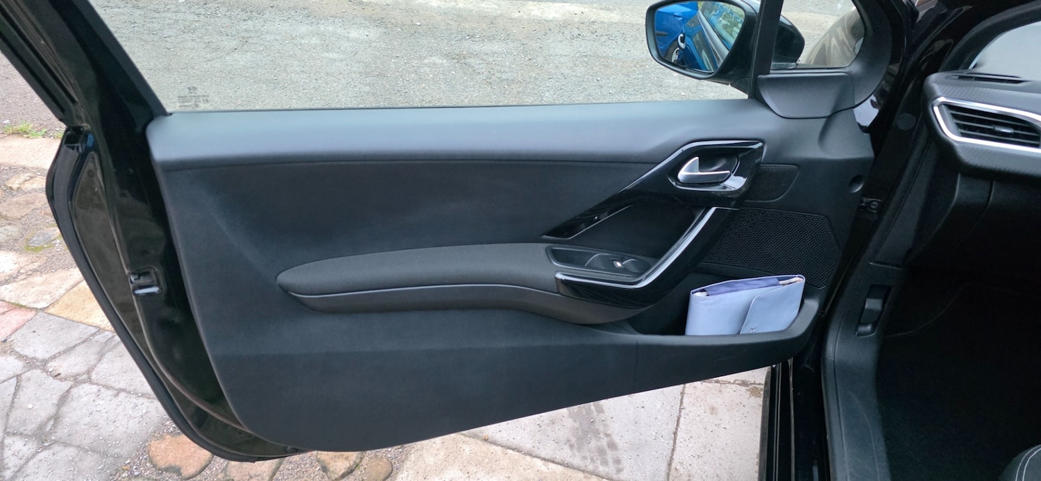 Used Peugeot 208 2017 for sale - 77881505: Photo 13