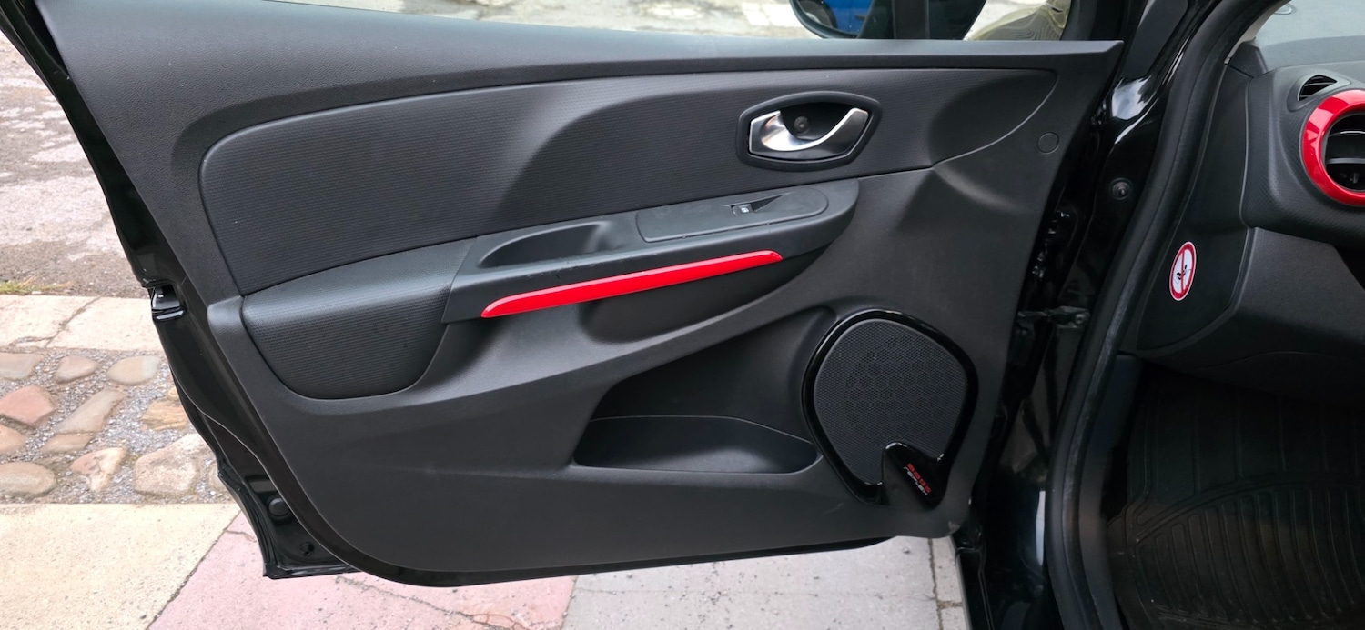 Used Renault Clio 2015 for sale - 76174379: Photo 13