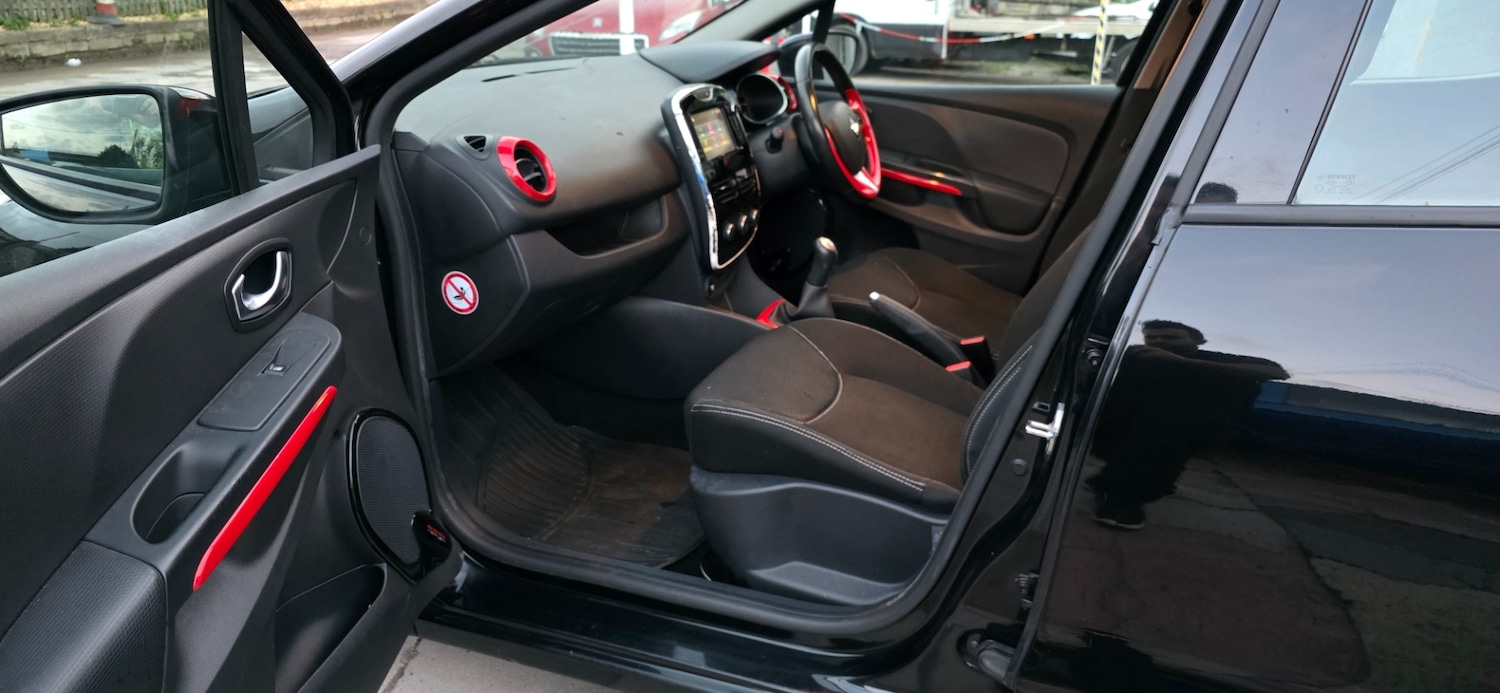 Used Renault Clio 2015 for sale - 76174379: Photo 15