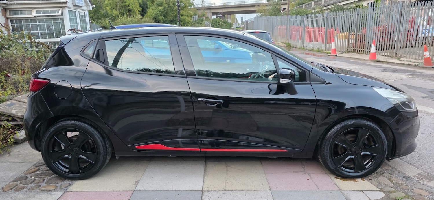 Used Renault Clio 2015 for sale - 76174379: Photo 2