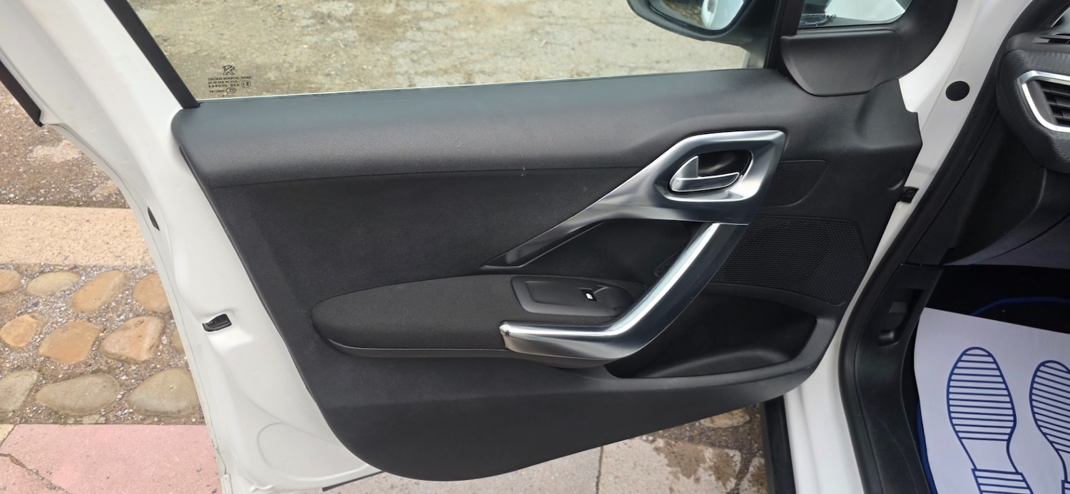 Used Peugeot 2008 2015 for sale - 76179106: Photo 15