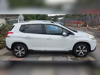 Used Peugeot 2008 2015 for sale - 76179106: Photo