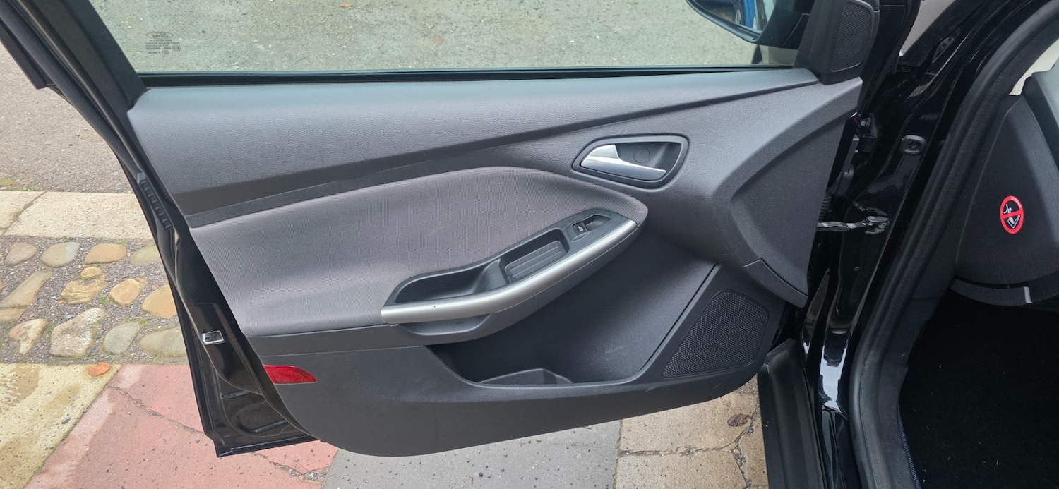 Used Ford Focus 2012 for sale - 76571433: Photo 14