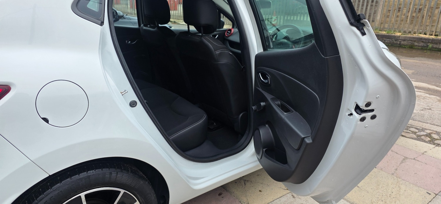 Used Renault Clio 2015 for sale - 77766857: Photo 11