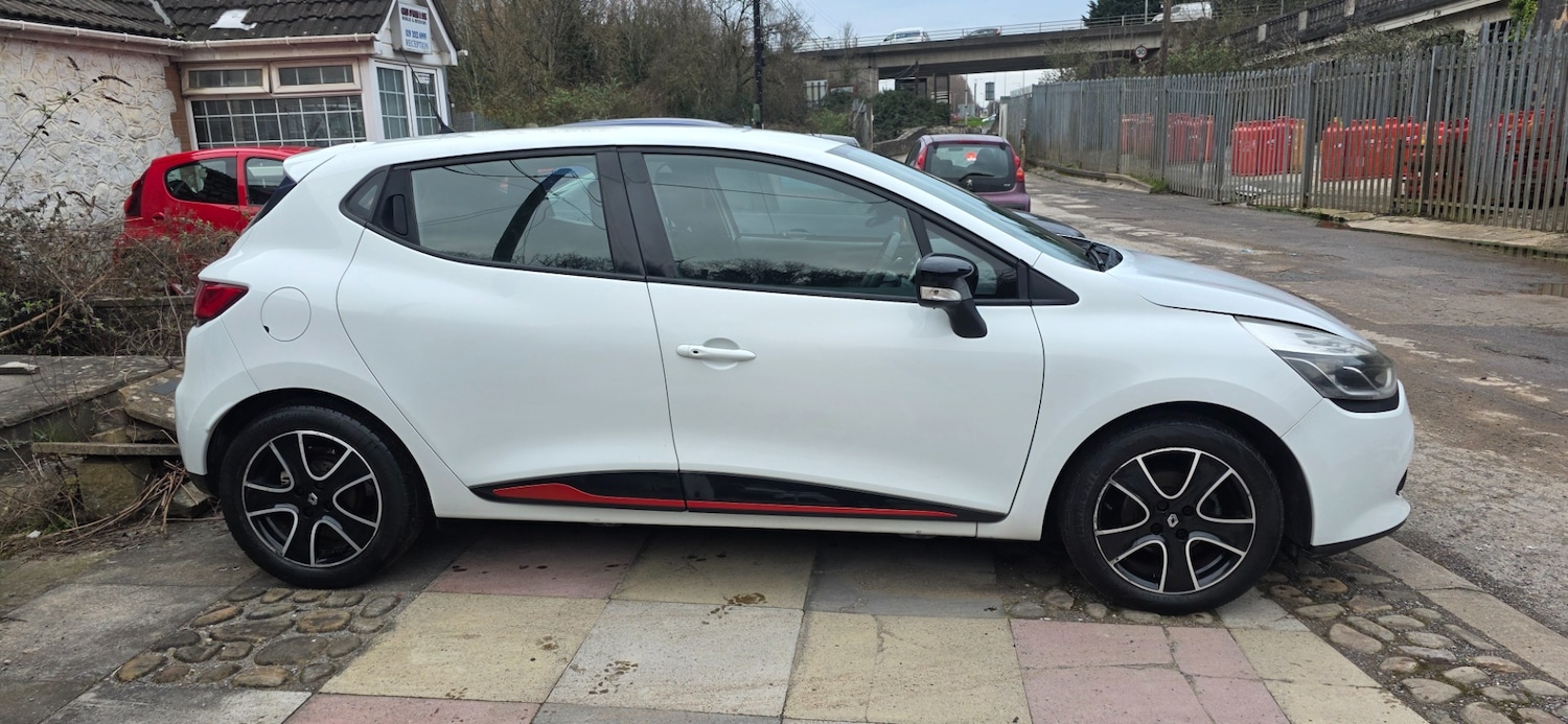 Used Renault Clio 2015 for sale - 77766857: Photo 2