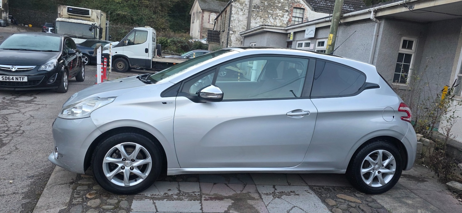 Used Peugeot 208 2015 for sale - 76837569: Photo 6