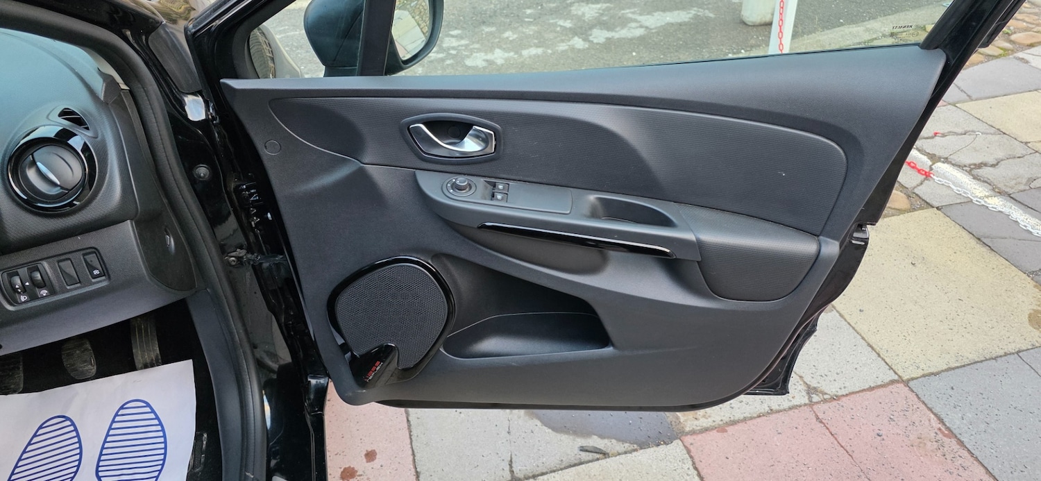 Used Renault Clio 2016 for sale - 76548098: Photo 16