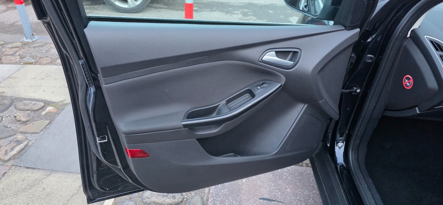 Used Ford Focus 2014 for sale - 78128280: Photo 10