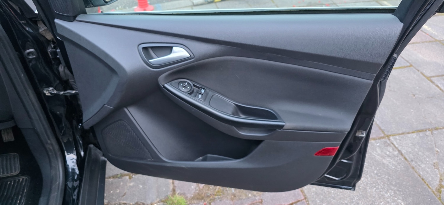 Used Ford Focus 2014 for sale - 78128280: Photo 14