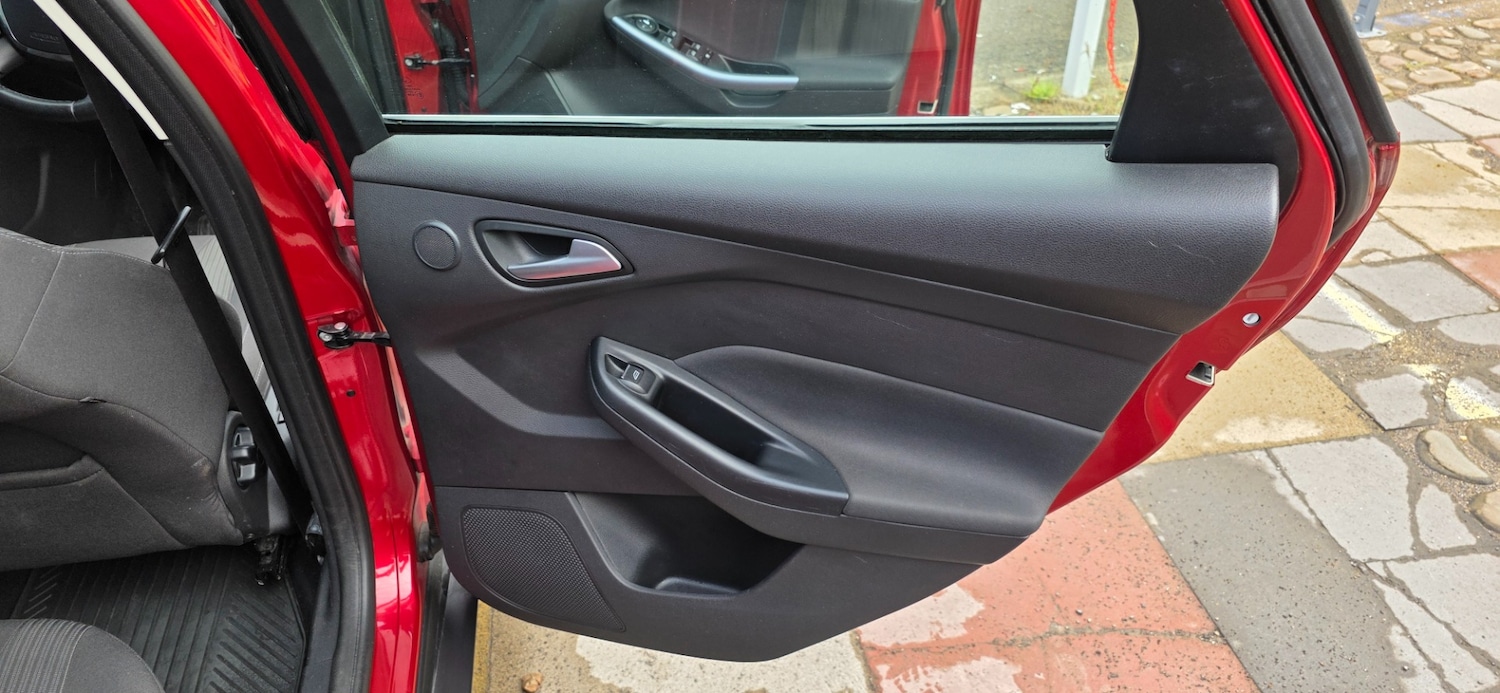 Used Ford Focus 2013 for sale - 77242031: Photo 17