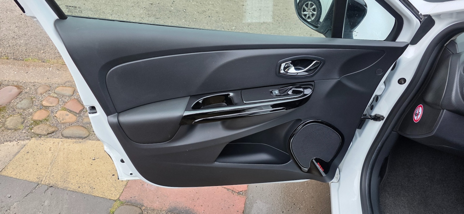 Used Renault Clio 2014 for sale - 77453552: Photo 10