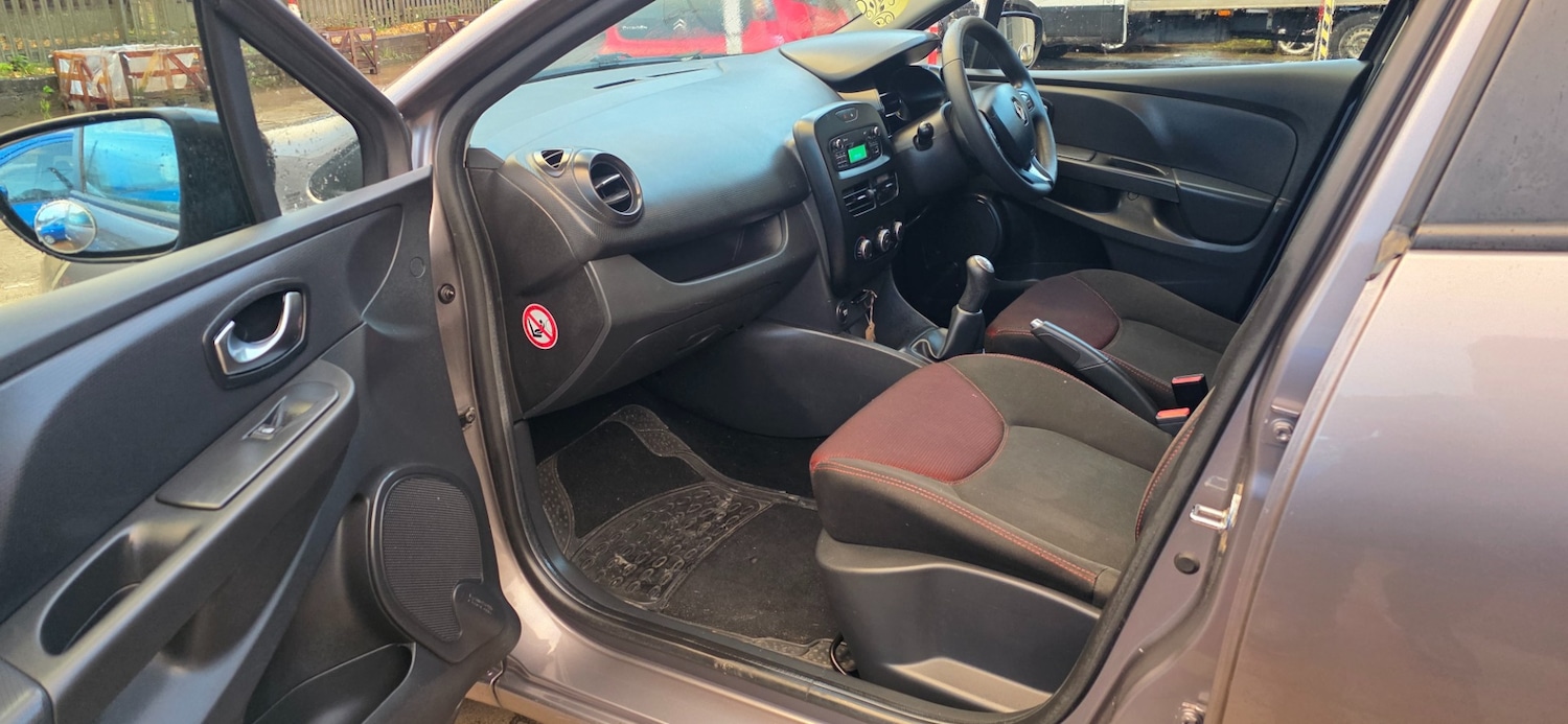 Used Renault Clio 2015 for sale - 76952601: Photo 11