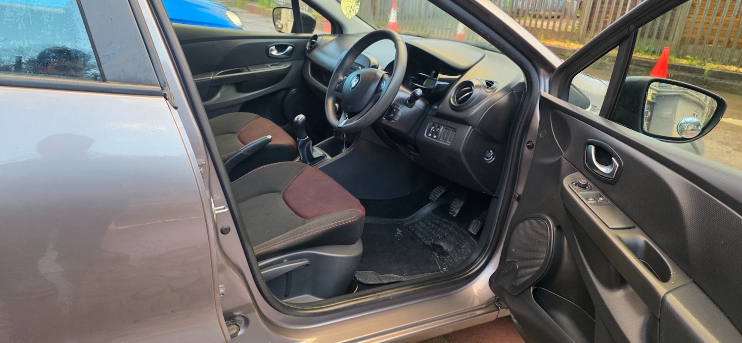 Used Renault Clio 2015 for sale - 76952601: Photo 16