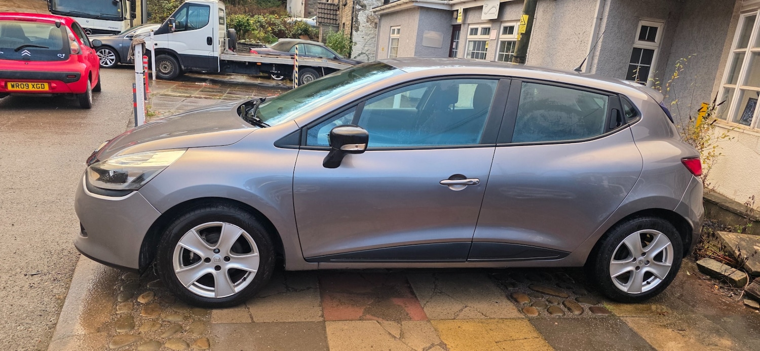 Used Renault Clio 2015 for sale - 76952601: Photo 6