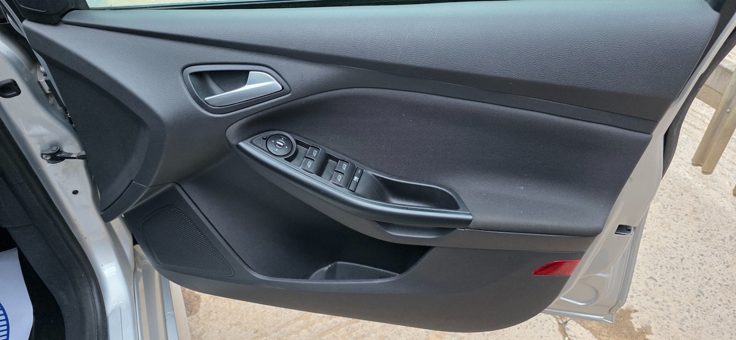 Used Ford Focus 2013 for sale - 78135233: Photo 12