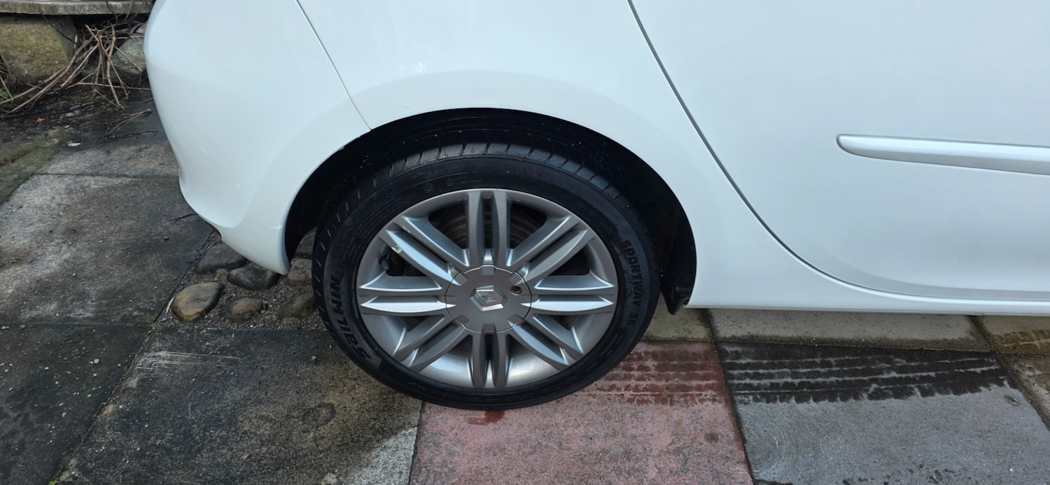 Used Renault Clio 2012 for sale - 77685822: Photo 10