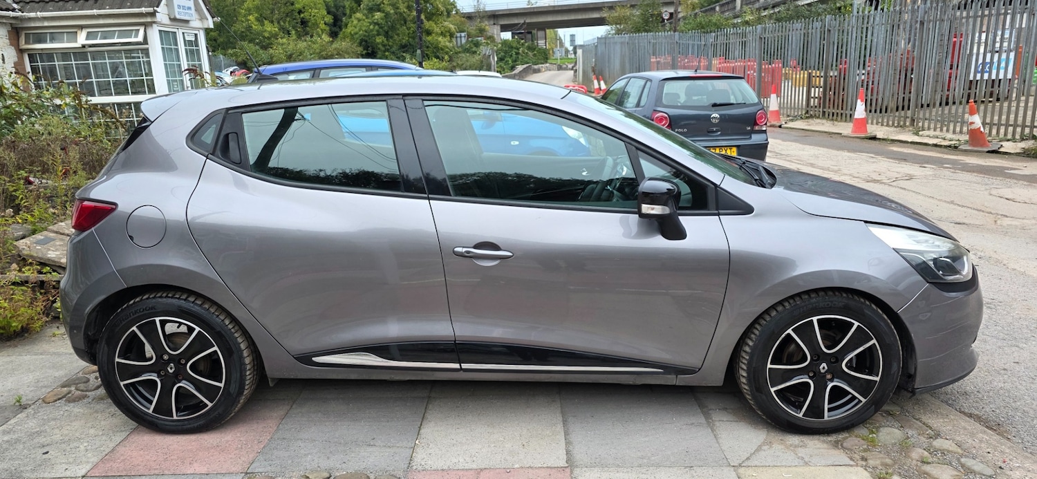 Used Renault Clio 2013 for sale - 76149916: Photo 2