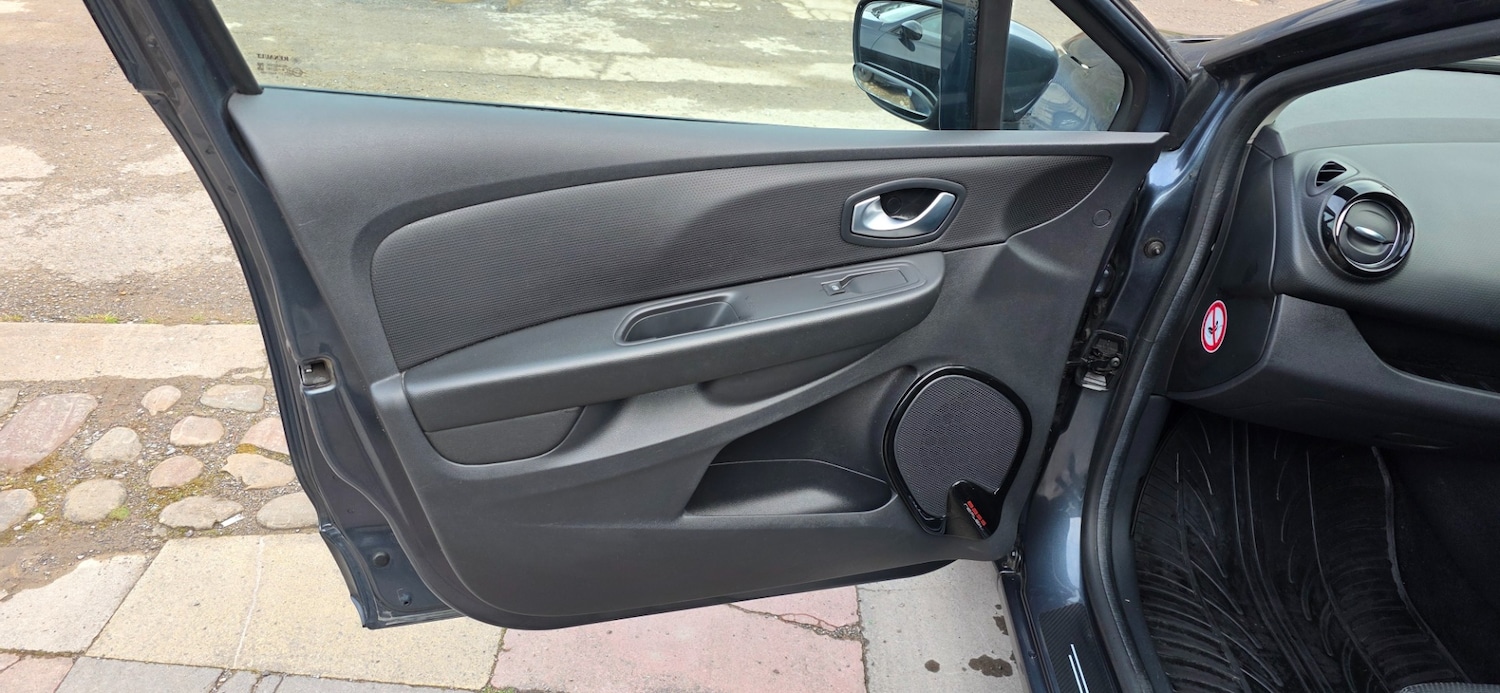 Used Renault Clio 2018 for sale - 78042974: Photo 9