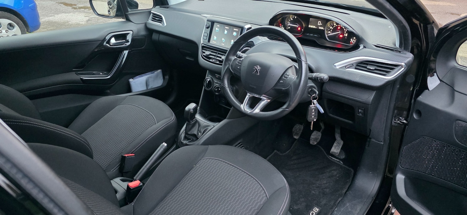 Used Peugeot 208 2017 for sale - 76952210: Photo 17