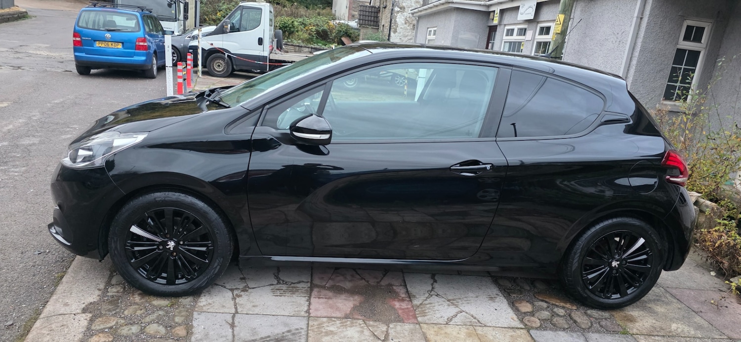 Used Peugeot 208 2017 for sale - 76952210: Photo 6