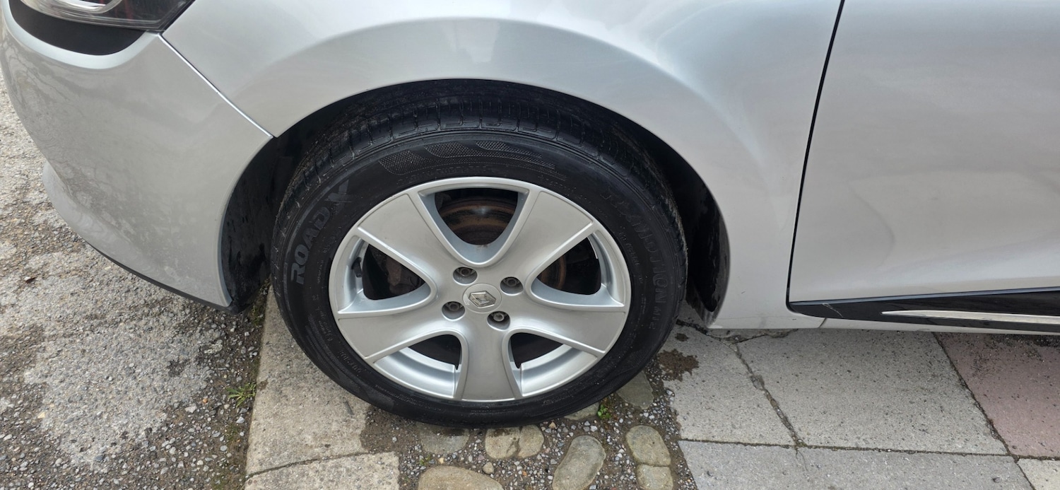 Used Renault Clio 2014 for sale - 76179104: Photo 9