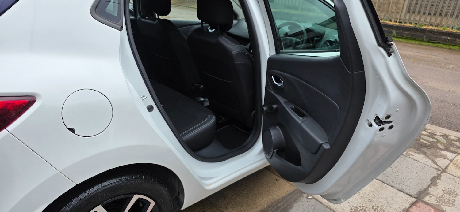 Used Renault Clio 2017 for sale - 77846690: Photo 13