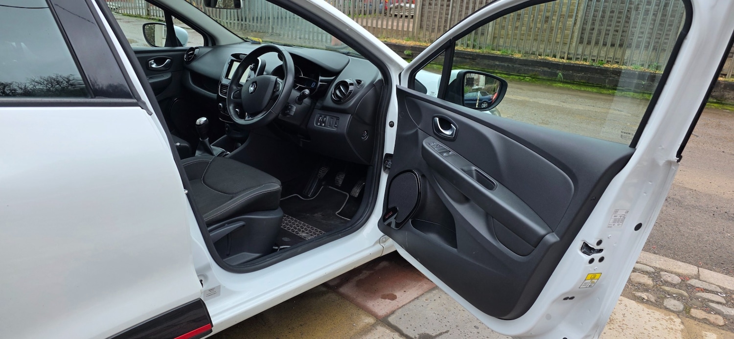 Used Renault Clio 2017 for sale - 77846690: Photo 14