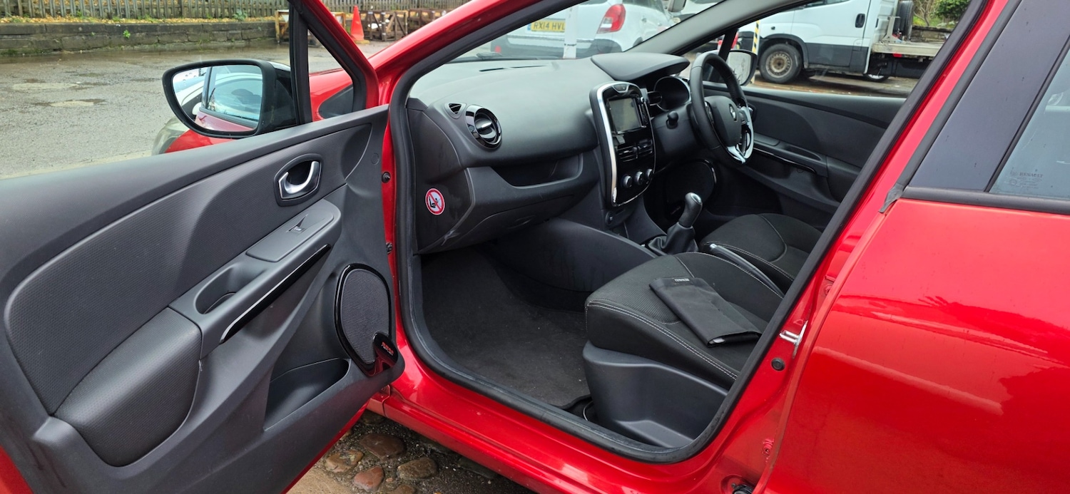 Used Renault Clio 2015 for sale - 77564288: Photo 11
