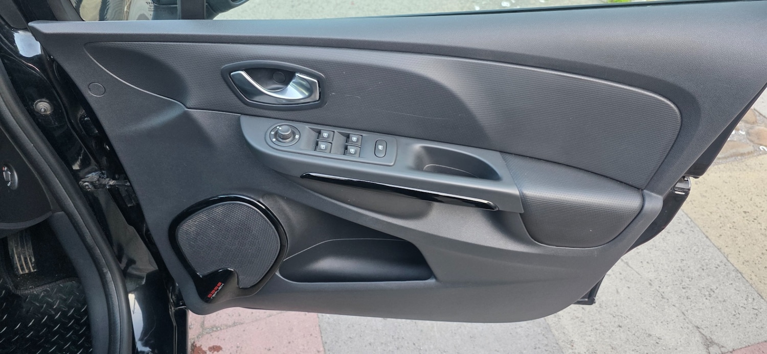 Used Renault Clio 2016 for sale - 76179111: Photo 18