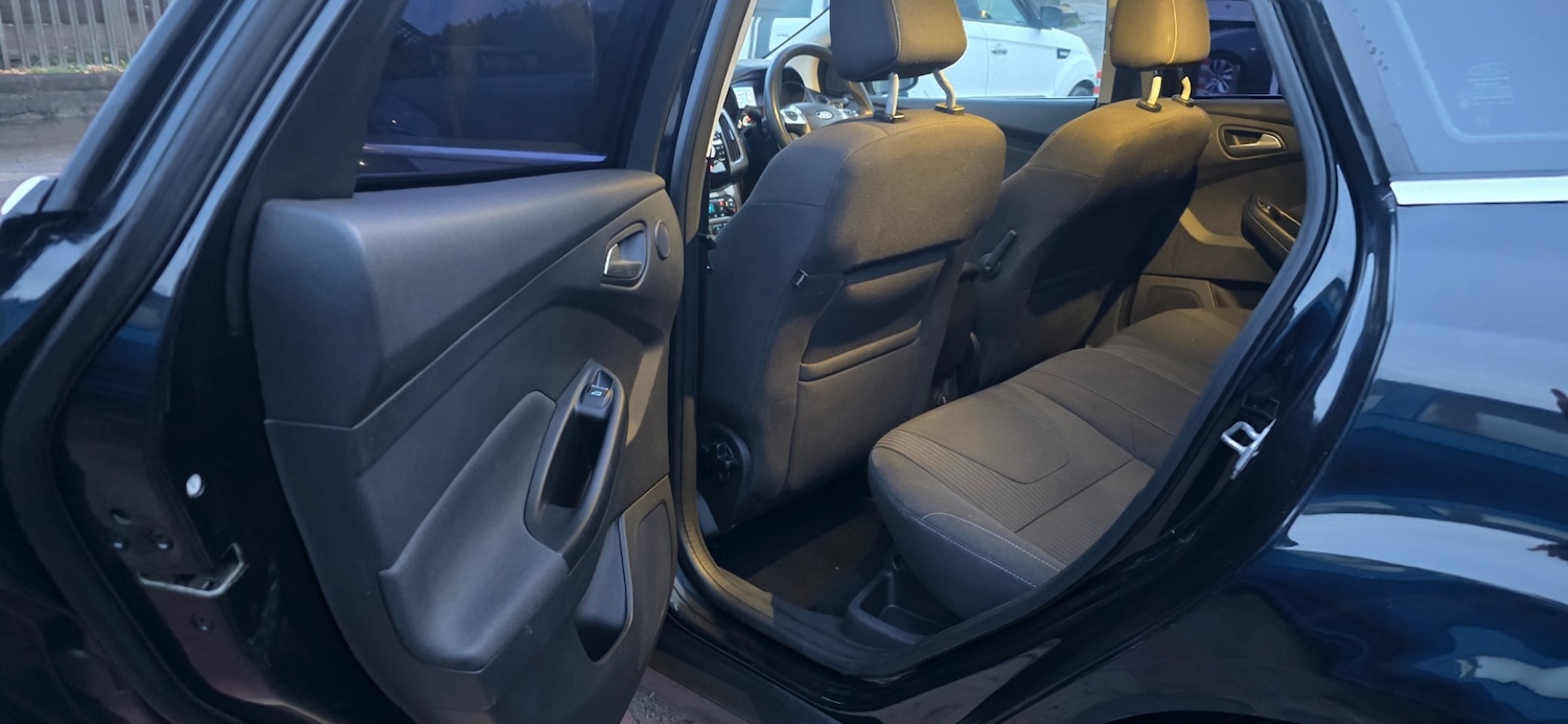 Used Ford Focus 2013 for sale - 76957100: Photo 10