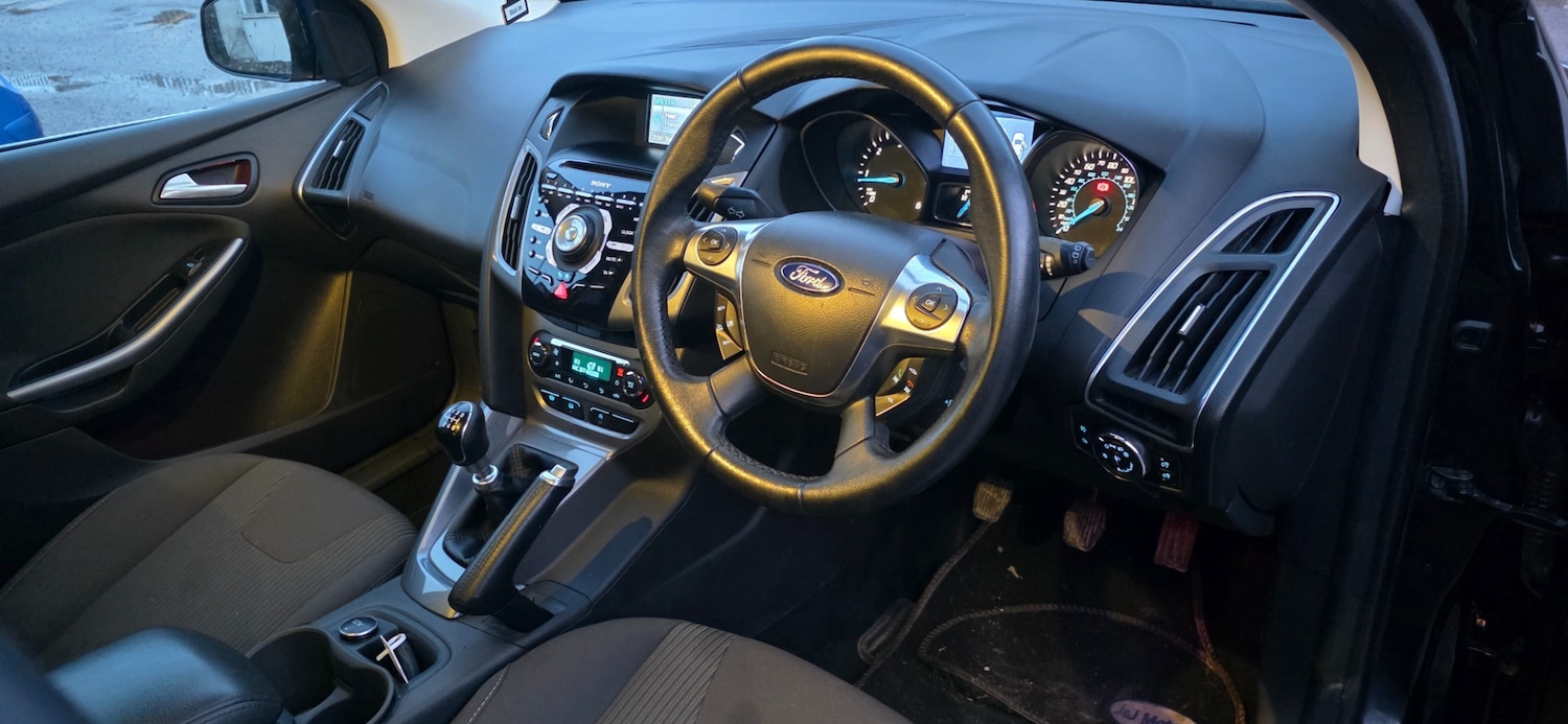 Used Ford Focus 2013 for sale - 76957100: Photo 18