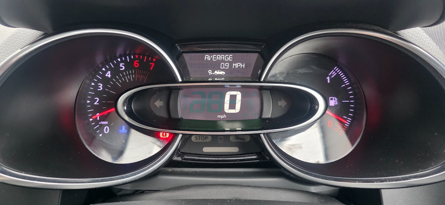 Used Renault Clio 2018 for sale - 76952226: Photo 20