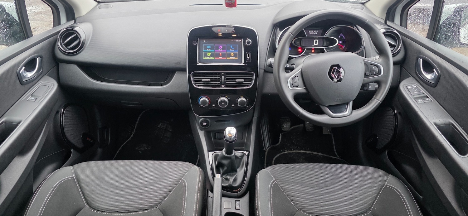 Used Renault Clio 2018 for sale - 76952226: Photo 21