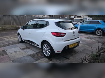 Used Renault Clio 2018 for sale - 76952226: Photo