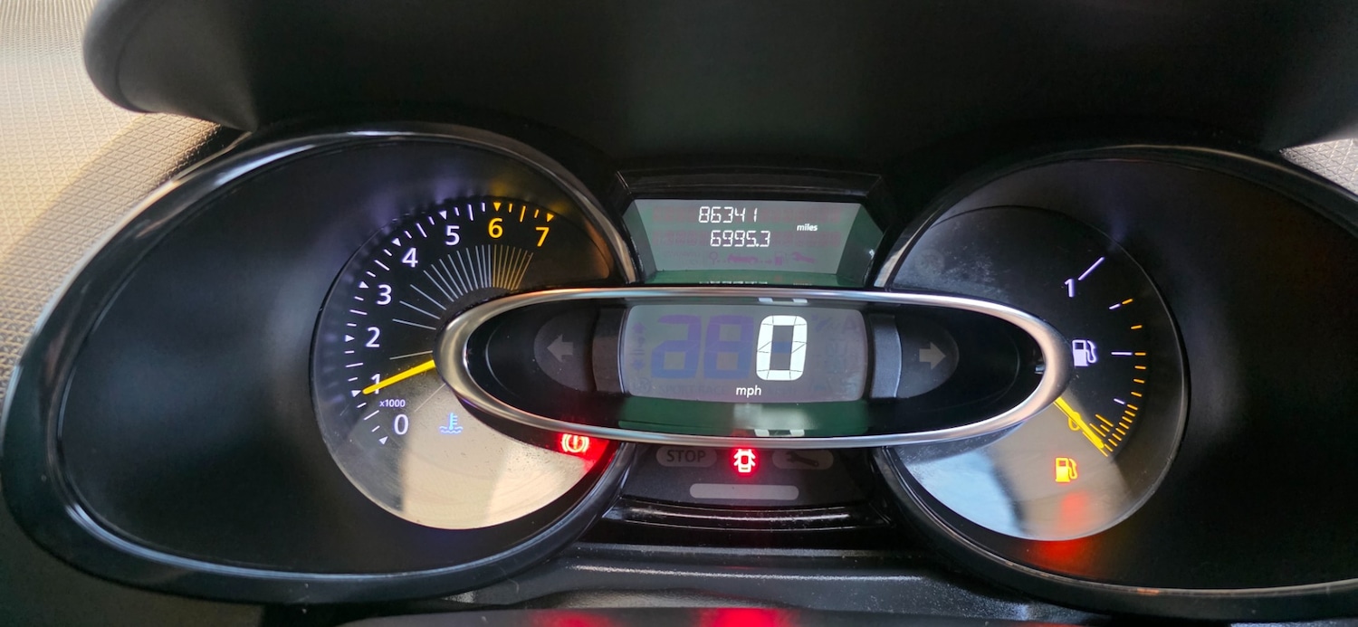 Used Renault Clio 2015 for sale - 77881501: Photo 18