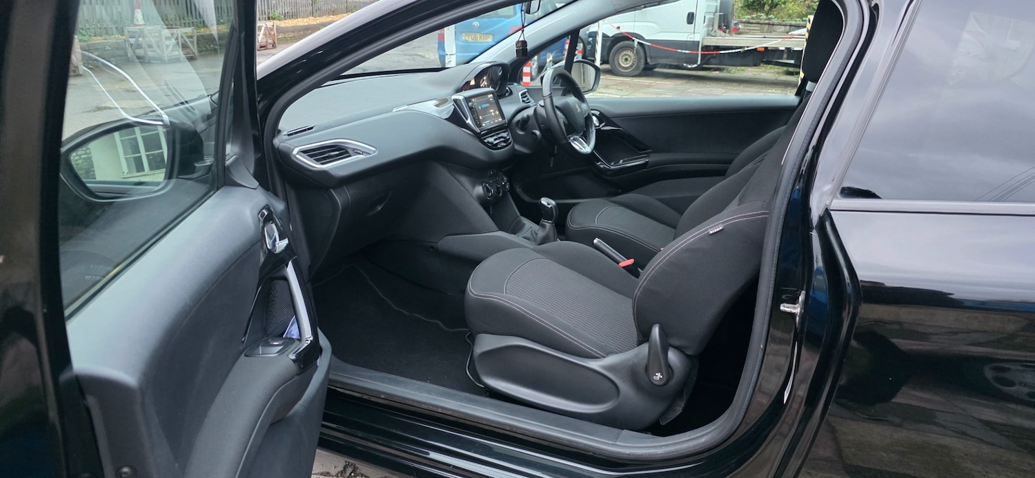 Used Peugeot 208 2017 for sale - 78156451: Photo 14