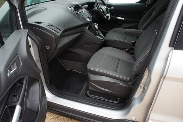 Used Ford Grand Tourneo Connect 2015 for sale - 75638552: Photo 17