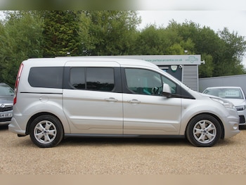Used Ford Grand Tourneo Connect 2015 for sale - 75638552: Photo