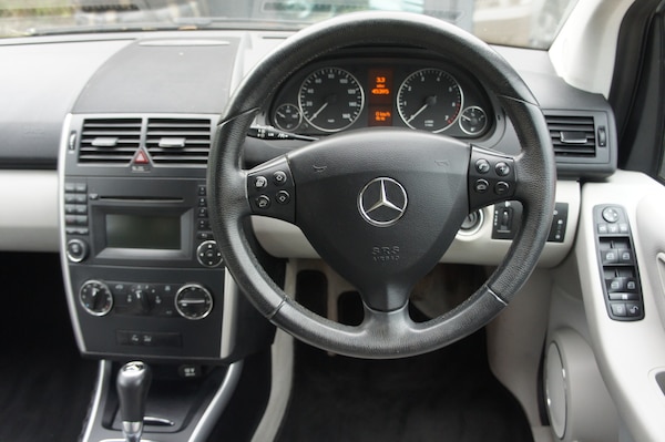 Used Mercedes-Benz A-Class 2011 for sale - 76077863: Photo 6