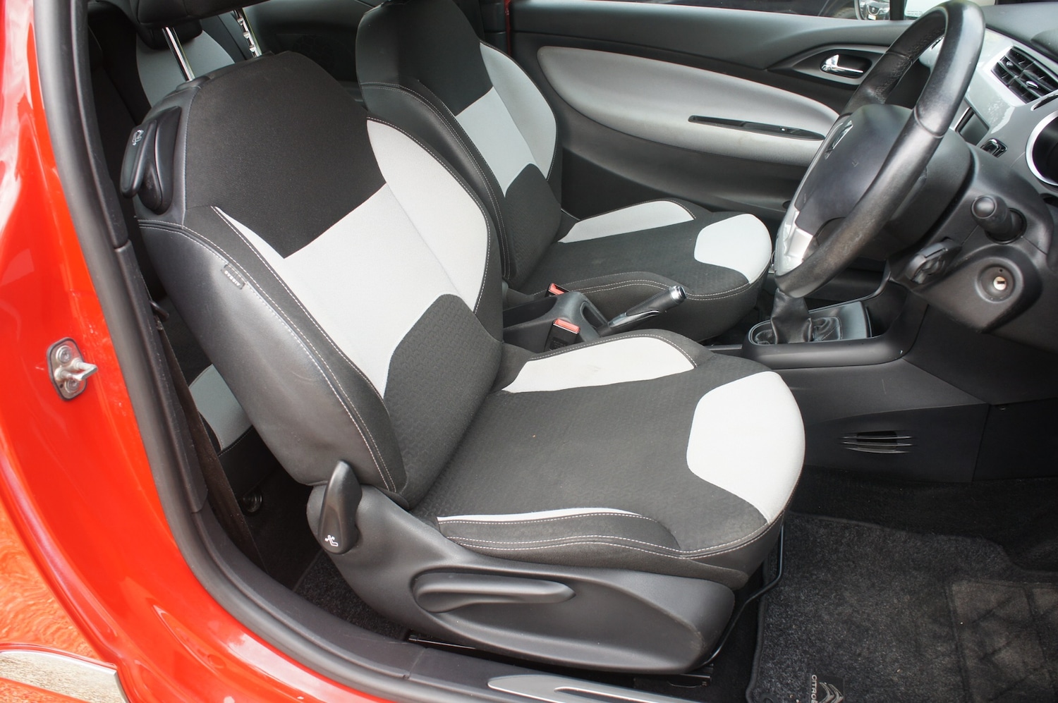 Used Citroen DS3 2011 for sale - 76076642: Photo 7