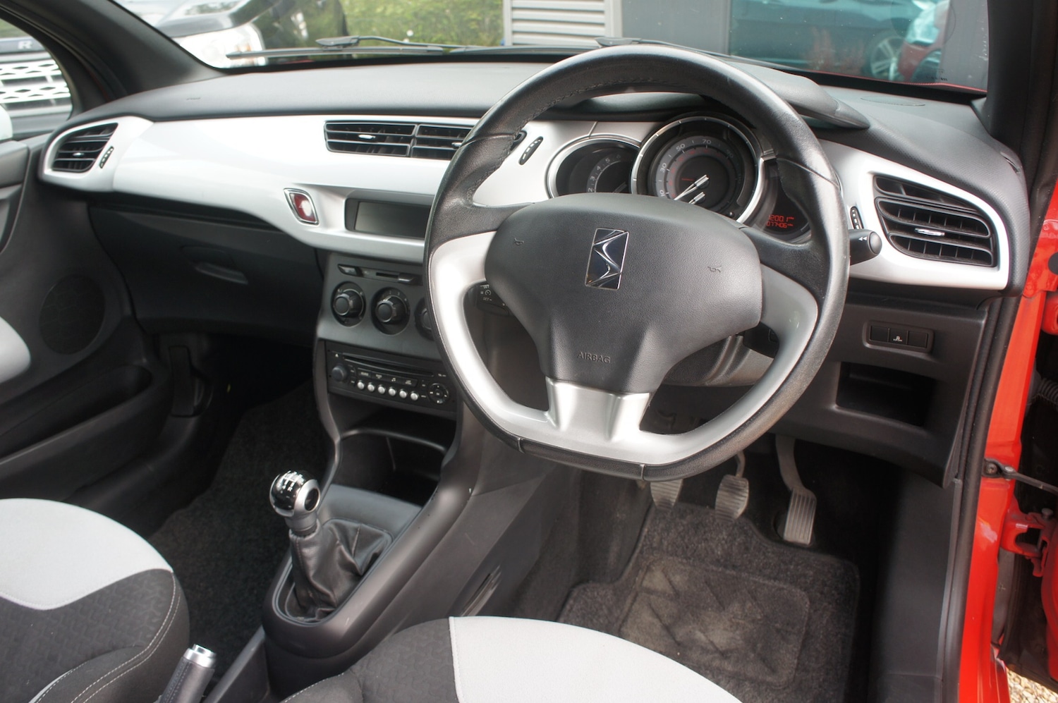 Used Citroen DS3 2011 for sale - 76076642: Photo 8