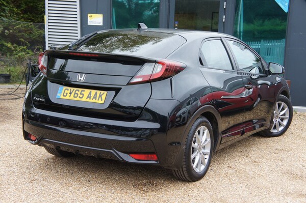 Used Honda Civic 2015 for sale - 76077244: Photo 4
