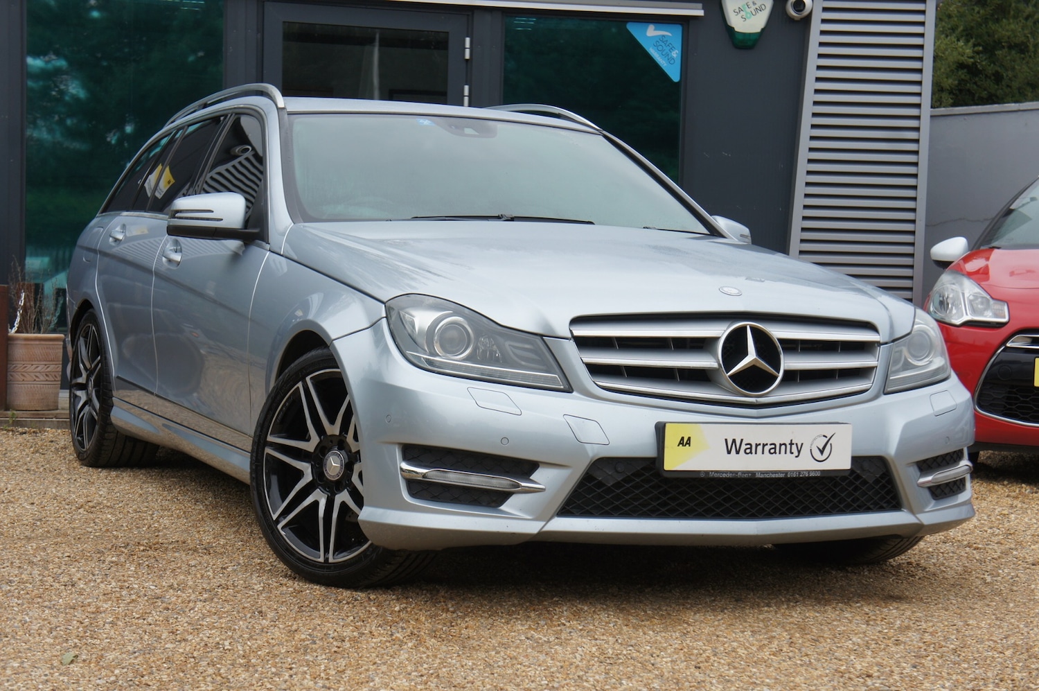 Used Mercedes-Benz C-Class 2012 for sale - 76077937: Photo 2