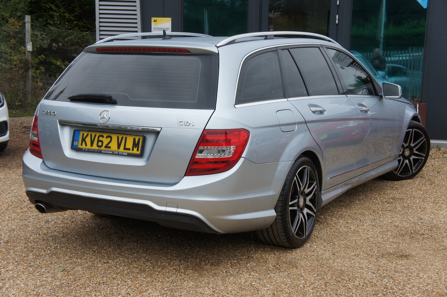 Used Mercedes-Benz C-Class 2012 for sale - 76077937: Photo 4